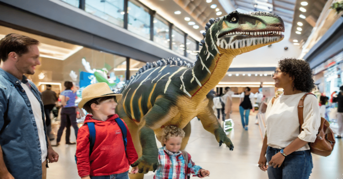 Exposition de dinosaure au centre commercial des 4 Pavillons à Lormont
